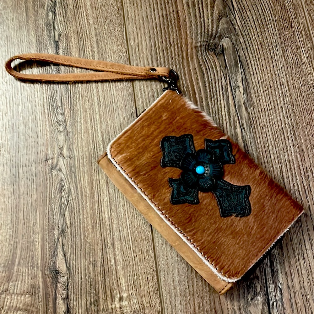 GENUINE LEATHER & Cowhide Wristlet Cardholder